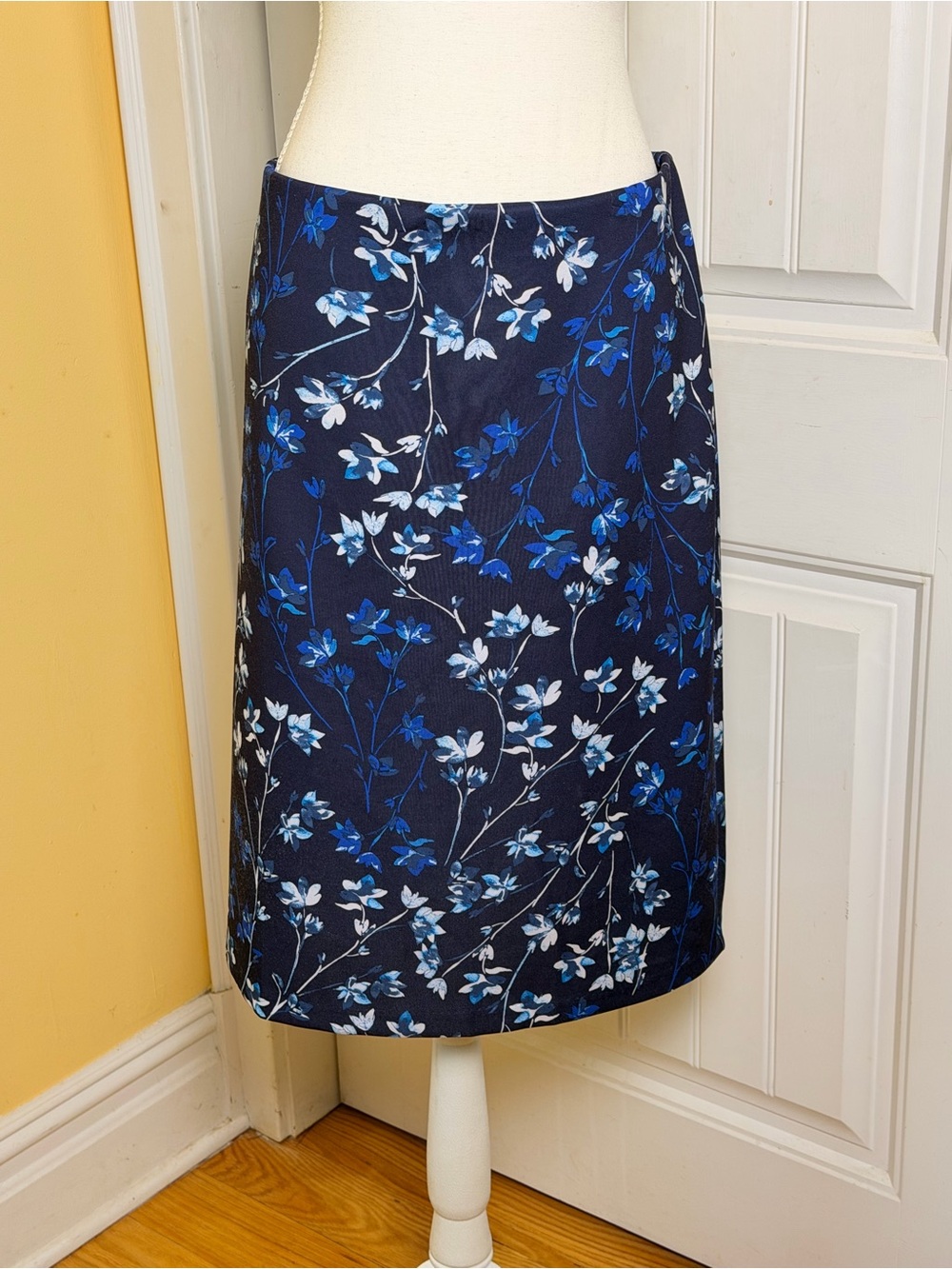 Roz & Ali Navy Floral Pencil Skirt